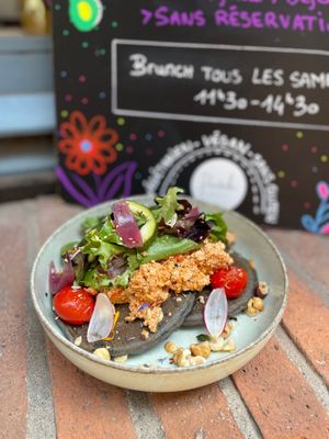 Black pancakes, vegane et sans gluten. Restaurant Végétarien à Toulouse à côté du Capitole. Propose petit déjeuner, déjeuner et goûter.  at Peacock in Toulouse