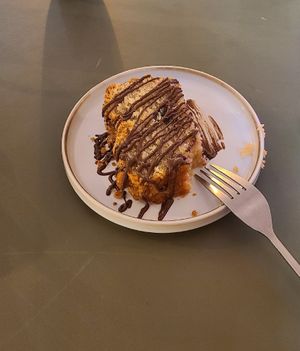 gâteau noisette et nocciolata (vegan) at Peacock in Toulouse