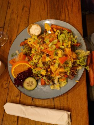 Vegan taco bowl with sweet potato fries and jackfruit at Blote Voeten Park - Blote Voeten Hut in Brunssum