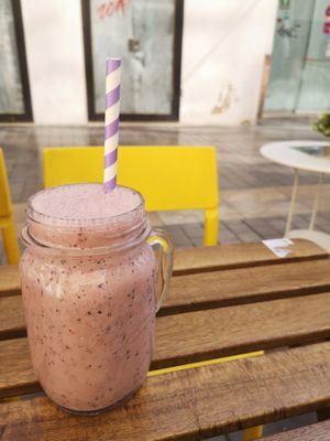Smoothie at REVIV in Malaga