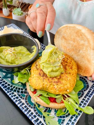 Veggie burger with great guacamole 😋 (GF bread available, don't know the kind though) at REVIV in Malaga