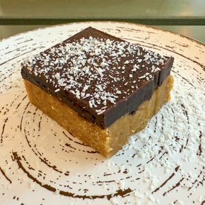 Cookie dough raw cake #Veganuary at REVIV in Malaga