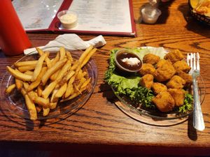 They have very few vegan options. The nuggets were the only vegan option. They do have a small vegetarian menu. at Abbey Road in Virginia Beach