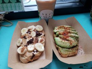 Banana toast and avocado toast at ALO in Honolulu