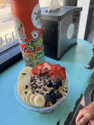 Chocolate peanut butter banana bowl ⭐️⭐️⭐️⭐️⭐️  at ALO in Honolulu