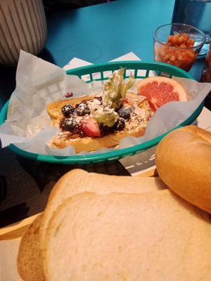  at Sneak In in Vienna