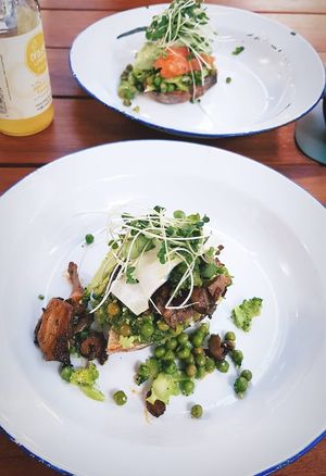 Vegan(ized) grüne Stulle at neobiota in Cologne