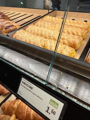 vegan vanilla cream danish  at backWERK - Neusser Straße in Krefeld