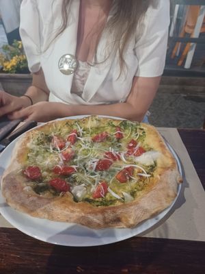 Tricolore pizza  at Pizzeria Pellegrino in Aci Castello