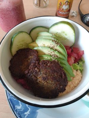 Mediterranean Bowl at Kumara Vida in Pereira