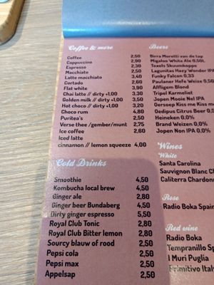 Hot and cold drinks menu (non-alcoholic, though alcoholic drinks are also available) at De Wit Wasserij in Nijmegen