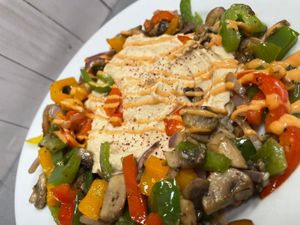 Gluten Free & Vegan Grilled veg on abed on hummus
ask for corn chips instead of pita bread at Boon Cafe in Norridge