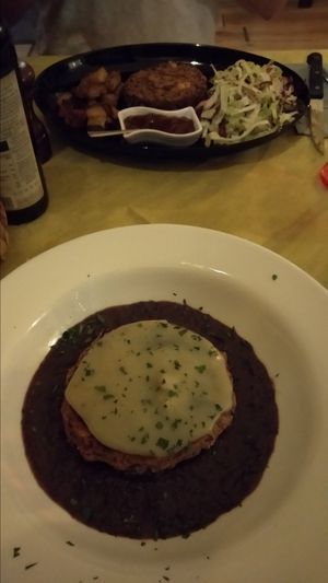 Special gourmet burger con pesto di radicchio e purè at Bistrot Il Kiodo Fisso in Lecce