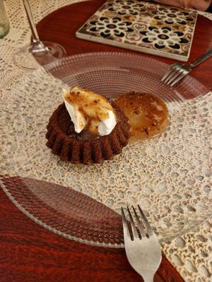 dolce all'acqua e cacao e panna vegan at Vis à Vis cucina&eventi in Orvieto