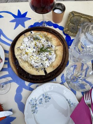 Toscana con cipolle e stracchino vegan   at Amaranto Bistrot in Finale Ligure