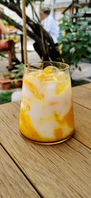 Healthy drinks, smoothies & cocktails at Verv Kitchen in Bucharest