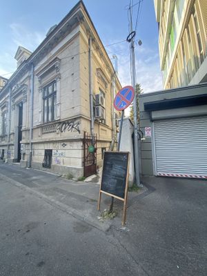 Look out for the gate which leads to the courtyard at Verv Kitchen in Bucharest