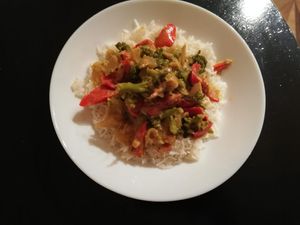 Veggie curry at Verv Kitchen in Bucharest