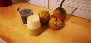 Pumpkin spice latte & Charcoal latte at Verv Kitchen in Bucharest