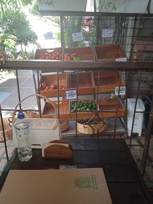 Tienen un mercado orgánico at AMA in Medellin