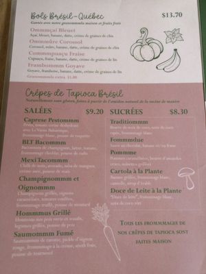 Bols et crêpes at Om Plante in Magog