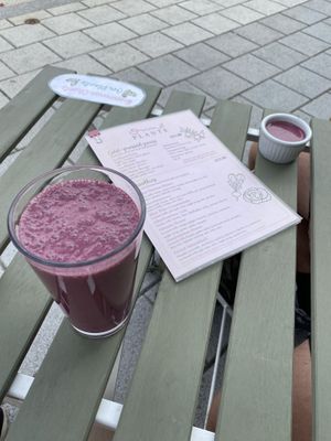 Smoothie (this one is a big portion! Very nice taste, a bit earthy)  at Om Plante in Magog