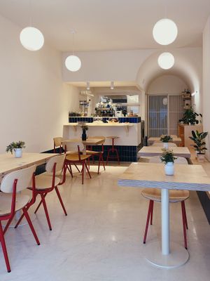 Cozy restaurant-cafe at Yum Baaar in Segovia