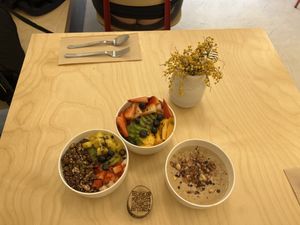 Yogurt, fruit, and oatmeal  at Yum Baaar in Segovia