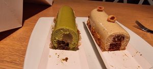 Matcha and green apple / Pumpkin and hazelnut at Eklerownia in Gdansk