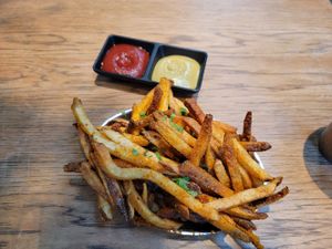 Fries at Hip Vegan in Ojai