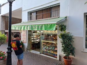 Outside at Pastelería Cantero in Marbella
