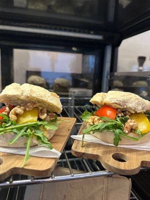 Curry Dattel Creme Brötchen (vegan) at Verlan in Hamburg