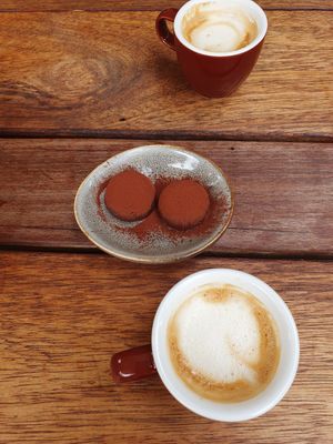 Vegan truffle & Cortado at Pura Vida Foodbar - West in West-terschelling