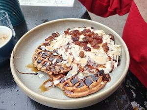Vegan waffles at Pura Vida Foodbar - West in West-terschelling
