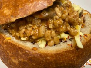 Spicy Chilli in a Polish Bread Bowl ❤️ #Veganuary at The Bay Vegan Deli Coffee House in Sandown