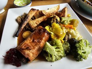 Sunday lunch at The Bay Vegan Deli Coffee House in Sandown