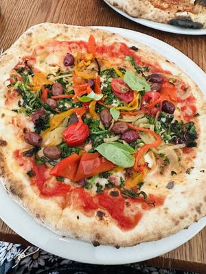 Vegetable pizza with vegan cheesee  at Pizzéria No 900  in Montreal