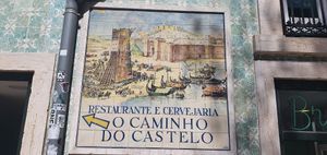 Ein wenig Geschichte at Break Sé in Lisbon