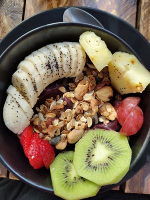 açaí bowl at Break Sé in Lisbon