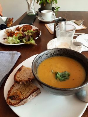 potato soup & kaaspressknödel at Oh Circle in Munich