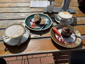Coffee and Cake in the sun at Oh Circle in Munich