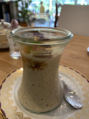 Overnight oats    at Oh Circle in Munich