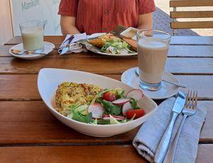 Lunch/Brunch with Chai Teas. at Oh Circle in Munich