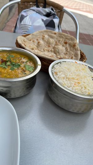 Lentejas amarillas con arroz basmati   at India House in Guadalajara