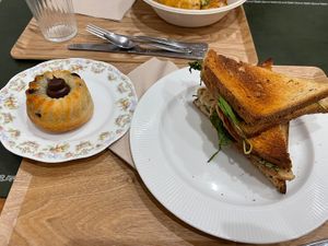 Toastie and sweet  at Circé in Lille