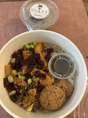 Vegan salad bowl and overnight oats at Greenville Deli in Dublin