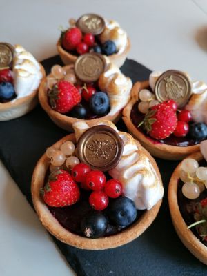 Beeren Tartelettes at Fräulein Brömse in Luebeck