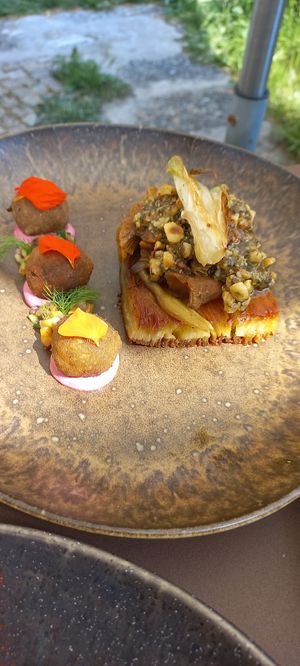  at Cor de Tangerina in Guimaraes