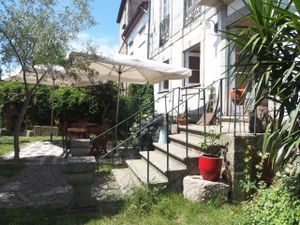 the garden at Cor de Tangerina in Guimaraes