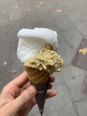 coco & pistachio   at DelaCrem in Barcelona